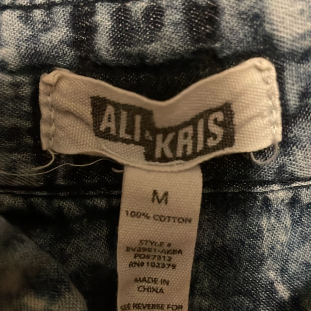 Ali & Kris button down - Picture 4 of 5